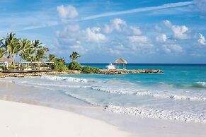 Oceanview Lux Villa - With Eden Roc Club Access