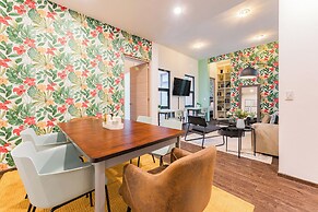 NEW Perfect Location with Free Parking