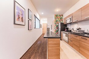NEW Perfect Location with Free Parking