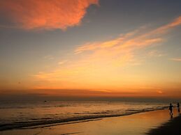 HUALUXE Resort Beihai Silver Beach by IHG
