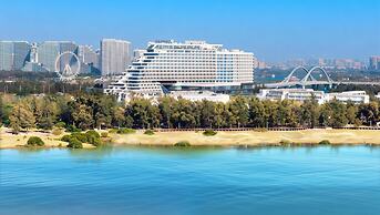 HUALUXE Resort Beihai Silver Beach by IHG