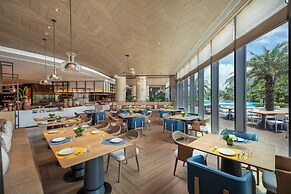 HUALUXE Resort Beihai Silver Beach by IHG