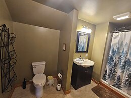 Bear Mountain Lodge