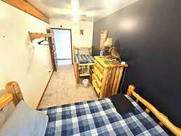 Bear Mountain Lodge