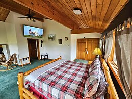 Bear Mountain Lodge