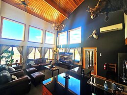 Bear Mountain Lodge