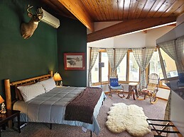 Bear Mountain Lodge