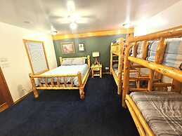Bear Mountain Lodge
