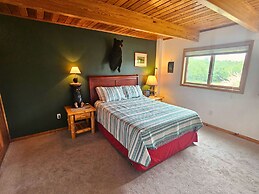 Bear Mountain Lodge