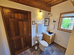 Bear Mountain Lodge