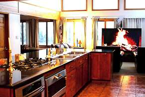 Bear Mountain Lodge