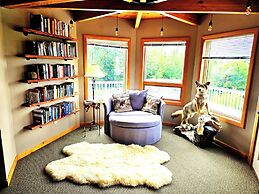 Bear Mountain Lodge
