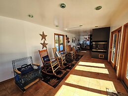 Bear Mountain Lodge