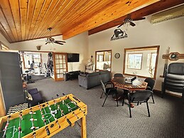 Bear Mountain Lodge