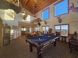 Bear Mountain Lodge