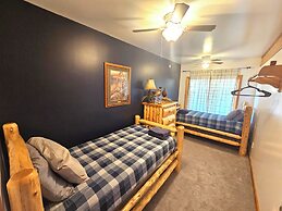 Bear Mountain Lodge