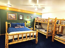 Bear Mountain Lodge