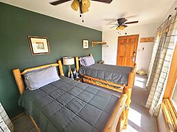 Bear Mountain Lodge