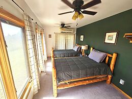 Bear Mountain Lodge