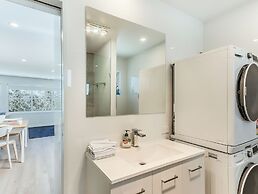 Relax on Marine Parade 2 BDR Apartment