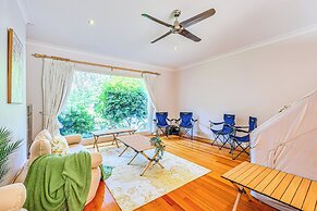 StayAU Expansive 7BR Villa Warrandyte