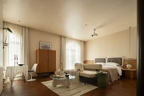 Golden Age Hotel