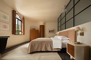 Golden Age Hotel