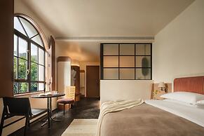 Golden Age Hotel