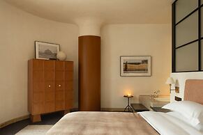 Golden Age Hotel