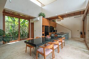 Ayala Saya