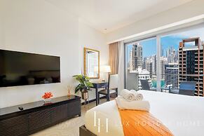 LUX The JW Marina Studio 3