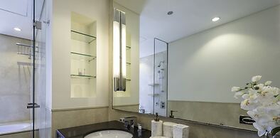 LUX The JW Marina Studio 3