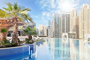 LUX The JW Marina Studio 3