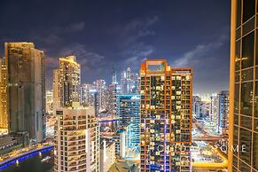 LUX The JW Marina Studio 3