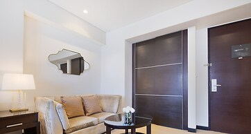 LUX The JW Marina Studio 3
