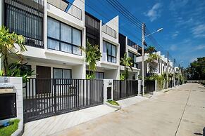 Laguna Park 3BR Townhome by NLA