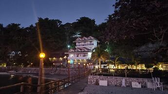 Dive and Trek Resort & Marine Sanctuary