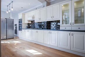 Overland Road 4 Bed House Mumbles