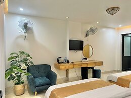 Cat Ba Glow Hotel