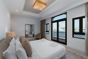 Exclusive 5BR Palm Villa w Private Pool and Beach