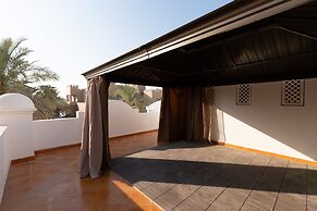 Exclusive 5BR Palm Villa w Private Pool and Beach