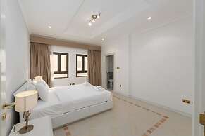Exclusive 5BR Palm Villa w Private Pool and Beach