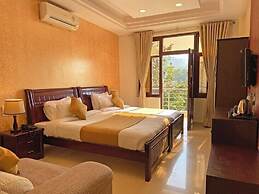 Hotel Nirvana Palace