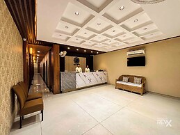 Hotel Nirvana Palace
