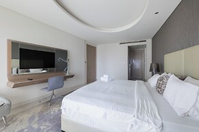 Cozy 1BR with balcony Damac Towers