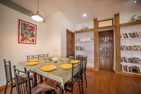 Chalet In Tea Gardens