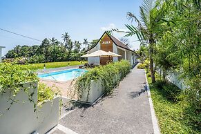 Aura Apartments Ubud
