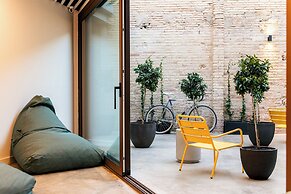 Colo Colo. The Smart Hostel Valencia