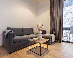 Chic Holiday Flat With Infinity Pool