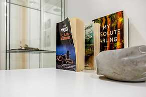 LUXURY 1